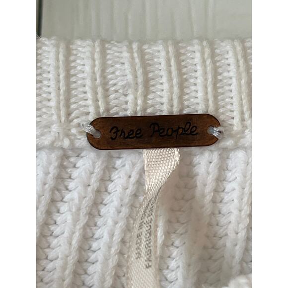 FREE PEOPLE Downtown Ribbed Assymetric Hem Sweater Sz M - Picture 5 of 6